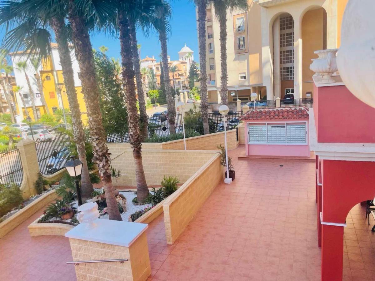 Beach Apartament In Τορεβιέχα Εξωτερικό φωτογραφία